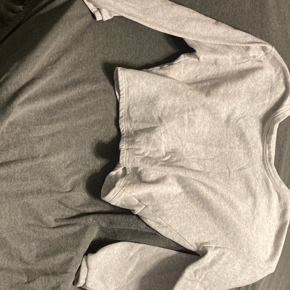 Gray oldnavy activewear openback croptop size L10/12 worn once great condition